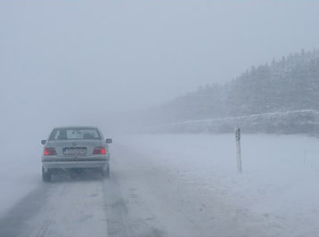 Bakı qara təslim oldu - Yenə də yollar bərbad haldadır