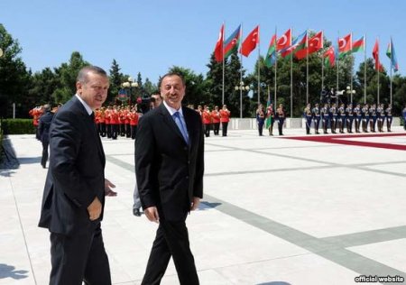 Ərdoğanı Bakı səfəri öncəsi şok gəlişmələr - Səfirliyin işçisi və tanınmış iş adamı üsyan etdi 