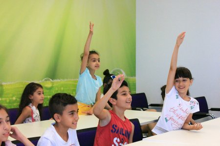 Azercell-dən məktəblilər üçün pulsuz “Coding Kids – Summer IT School” layihəsinə başlanılıb