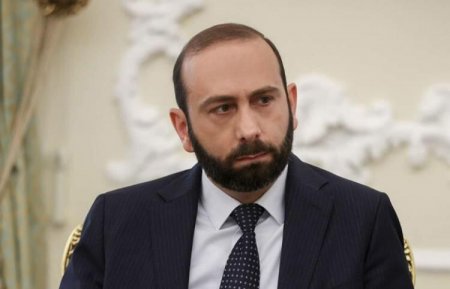 Mirzoyan gülünc duruma düşdü: 