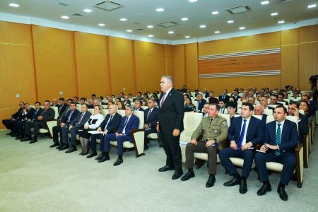 Bakı şəhərində qarlı havalara hazırlıq tədbirləri davam edir